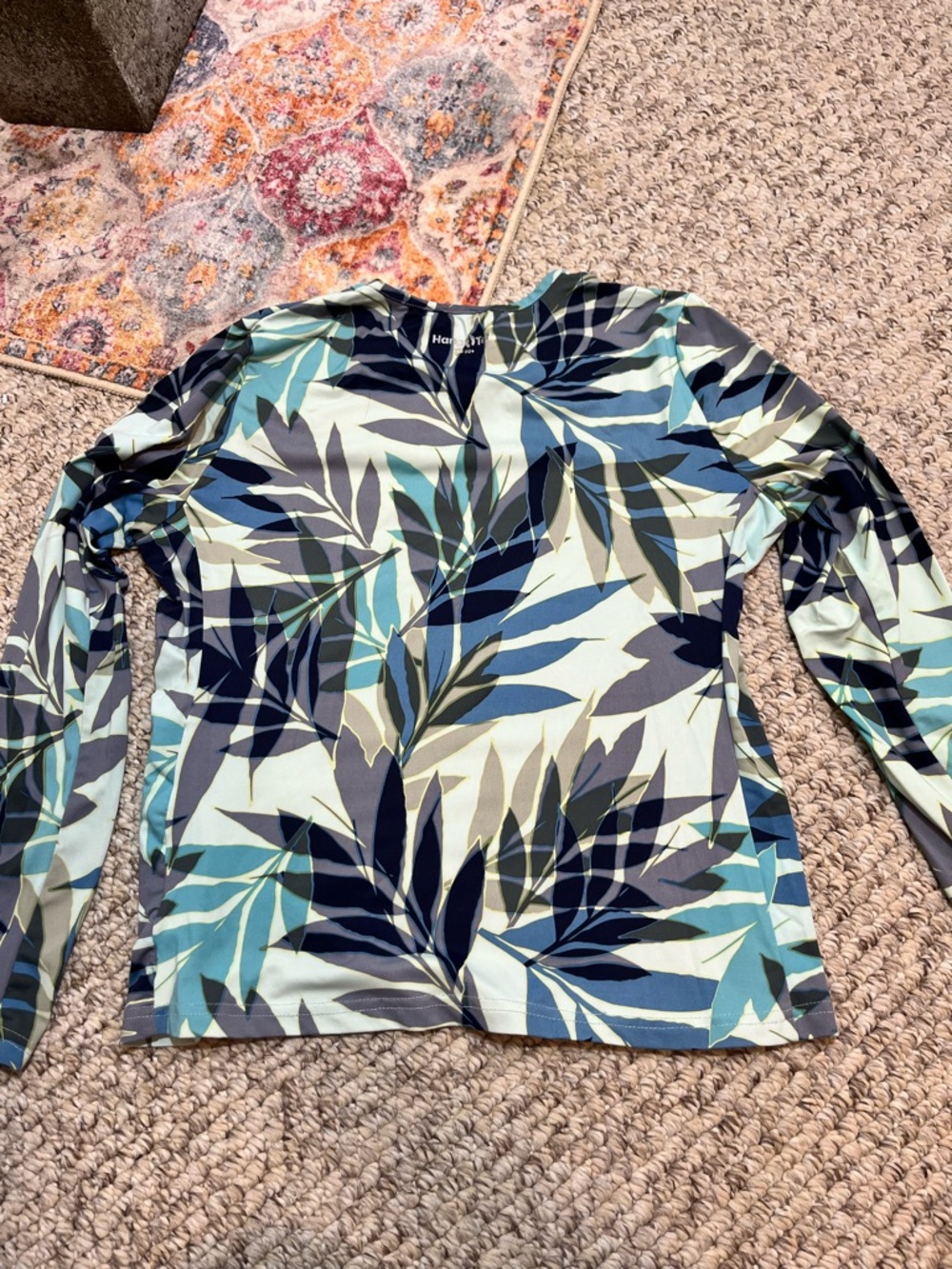 Women's SPF 50 Long-Sleeve Leaf Print Top in Blue Beachwear Hang Ten size MEDIUM - Picture 10 of 10